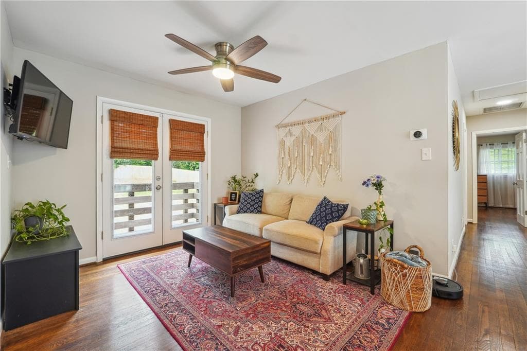 3 bedroom, 3 bathroom, 2,564 sq ft single family residence under contract at 3483 GLENSFORD Drive, Decatur, GA 30032 — photo 9