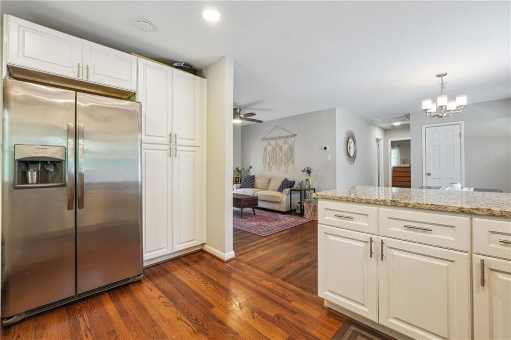 3 bedroom, 3 bathroom, 2,564 sq ft single family residence under contract at 3483 GLENSFORD Drive, Decatur, GA 30032 — photo 8
