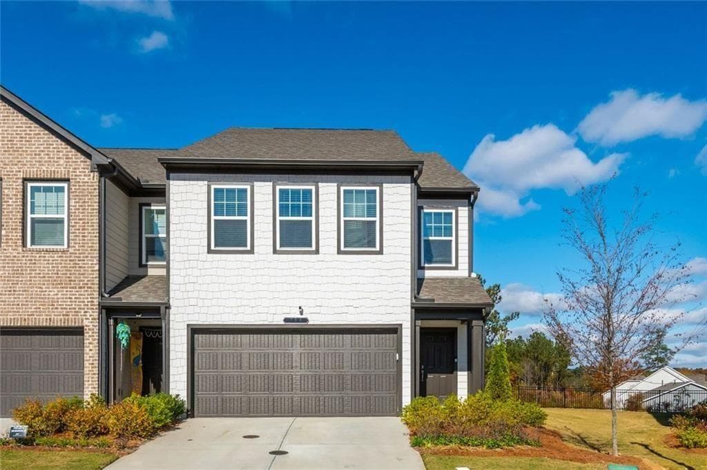 3 bedroom, 3 bathroom, 1,948 sq ft townhouse sold at 728 Rhone Street, Cumming, GA 30041 — photo 1 of 1