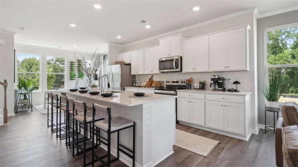 3 bedroom, 4 bathroom, 2,126 sq ft townhouse sold at 208 College Circle 1005, Atlanta, GA 30354