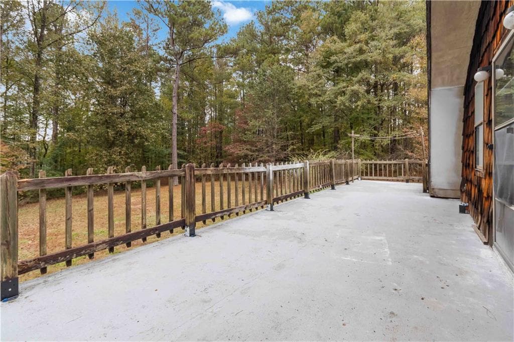 3 bedroom, 3 bathroom, 2,332 sq ft single family residence for sale at 170 Pebble Path, Douglasville, GA 30134 — photo 2
