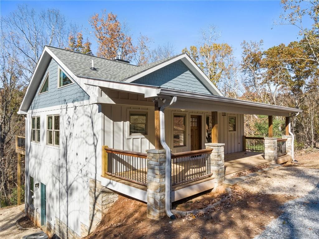 2 bedroom, 3 bathroom, 1,776 sq ft single family residence for sale at 1054 Lakeland Drive, Ellijay, GA 30540 — photo 2
