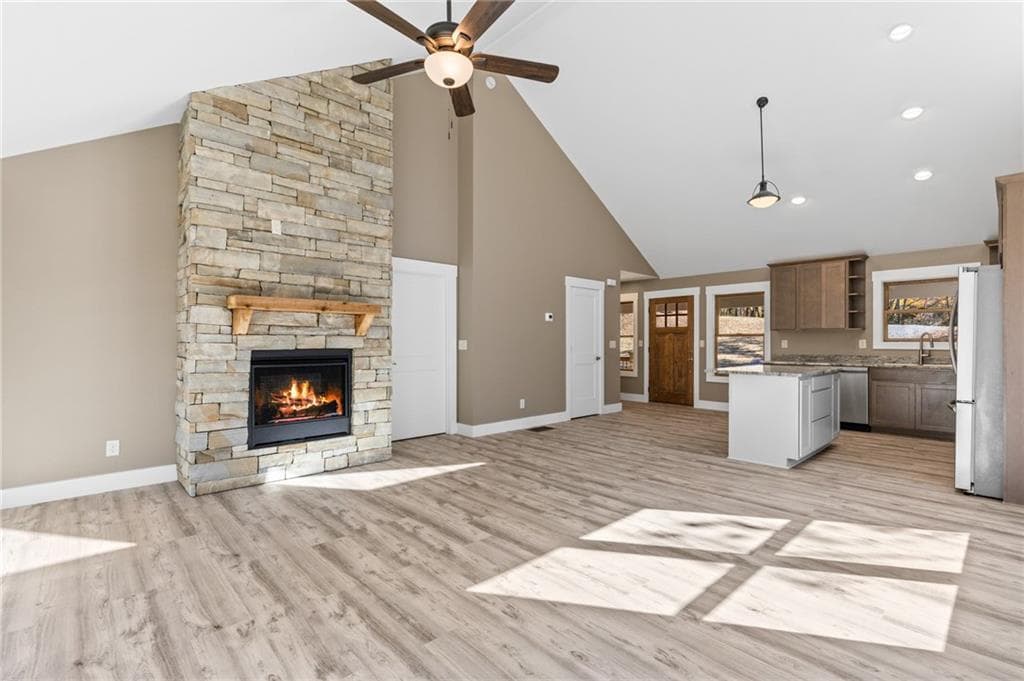 2 bedroom, 3 bathroom, 1,776 sq ft single family residence for sale at 1054 Lakeland Drive, Ellijay, GA 30540 — photo 7