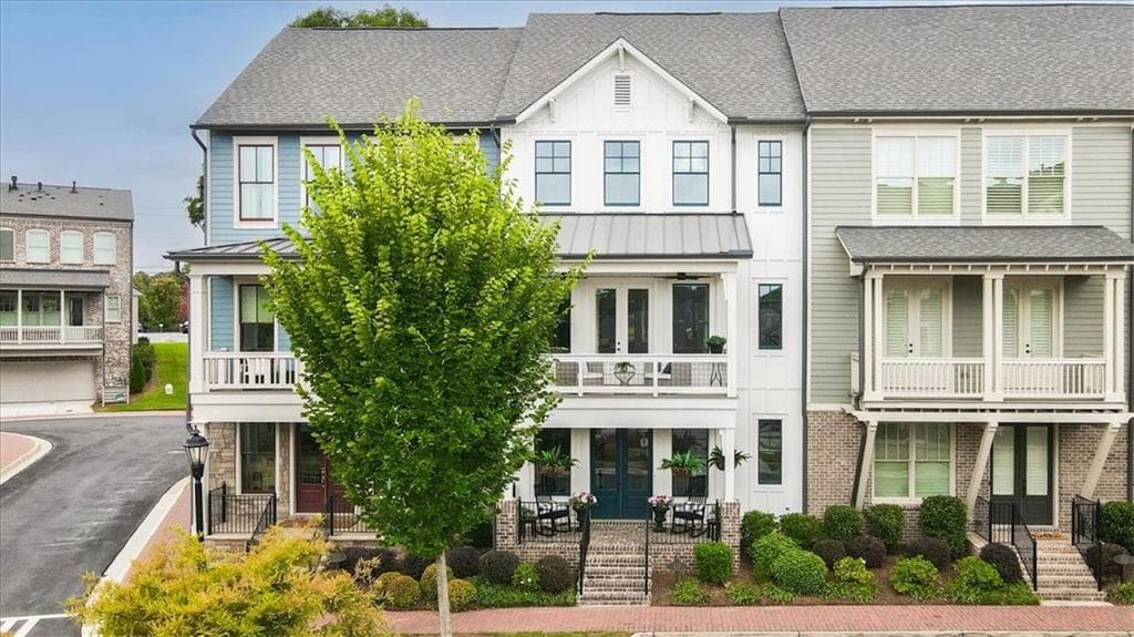 815 Maplewood Drive, Roswell, GA 30075 — most recent listing photo
