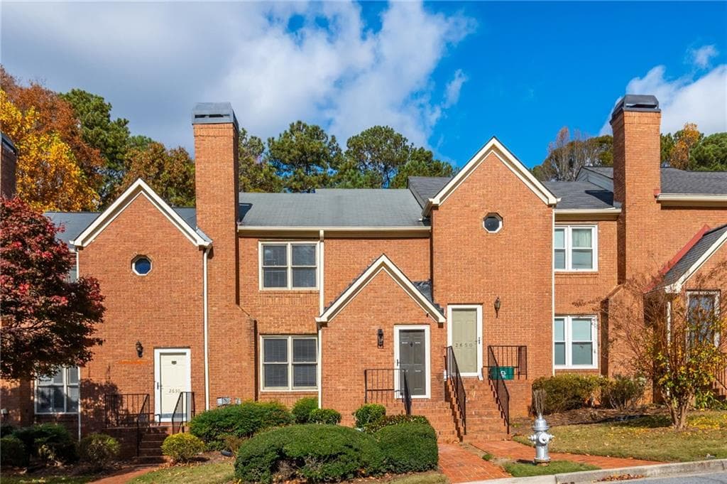 2640 Holcomb Springs Drive, Alpharetta, GA 30022 — most recent listing photo