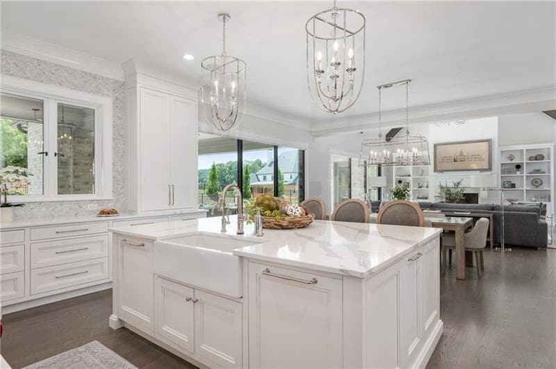 7 bedroom, 10 bathroom, 13,614 sq ft single family residence under contract at 10310 Magnolia Meadow Court, Milton, GA 30004 — photo 4