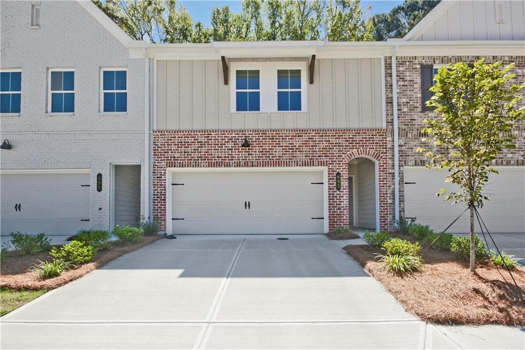 3 bedroom, 3 bathroom, 1,805 sq ft townhouse sold at 693 Sunstone Lane, Lawrenceville, GA 30043