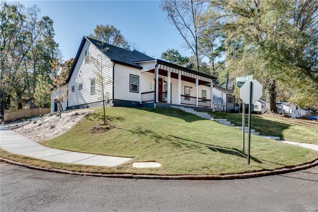 4 bedroom, 4 bathroom, 2,701 sq ft single family residence sold at 1318 Bluefield Drive, Atlanta, GA 30310