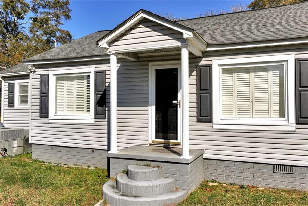 2 bedroom, 1 bathroom, 948 sq ft single family residence for sale at 111 College Avenue, Canon, GA 30520 — photo 2