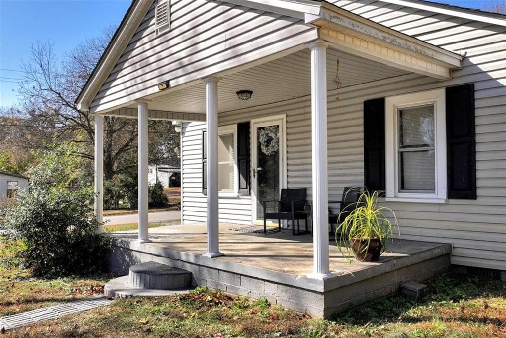 2 bedroom, 1 bathroom, 948 sq ft single family residence for sale at 111 College Avenue, Canon, GA 30520 — photo 4
