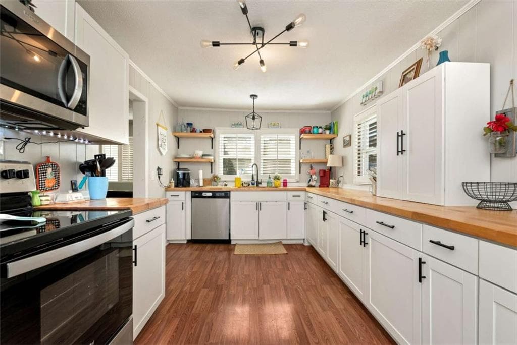 2 bedroom, 1 bathroom, 948 sq ft single family residence for sale at 111 College Avenue, Canon, GA 30520 — photo 7
