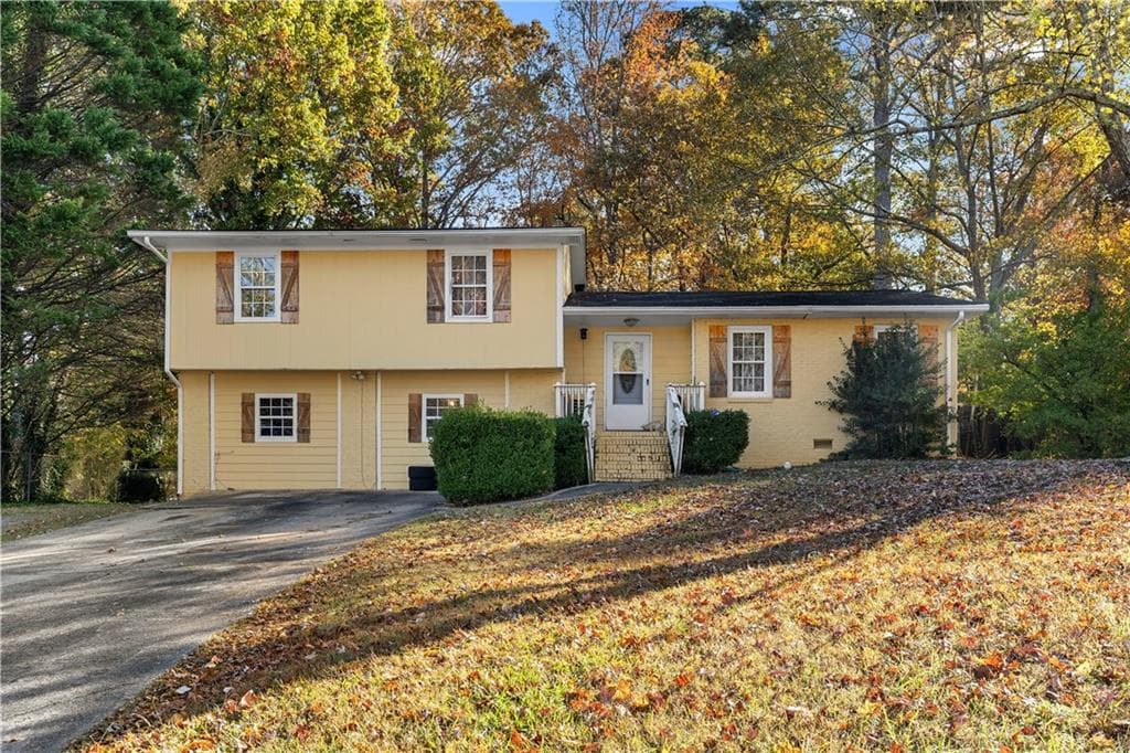 5 bedroom, 2 bathroom, 2,574 sq ft single family residence sold at 3025 Butler Creek Road, Kennesaw, GA 30152