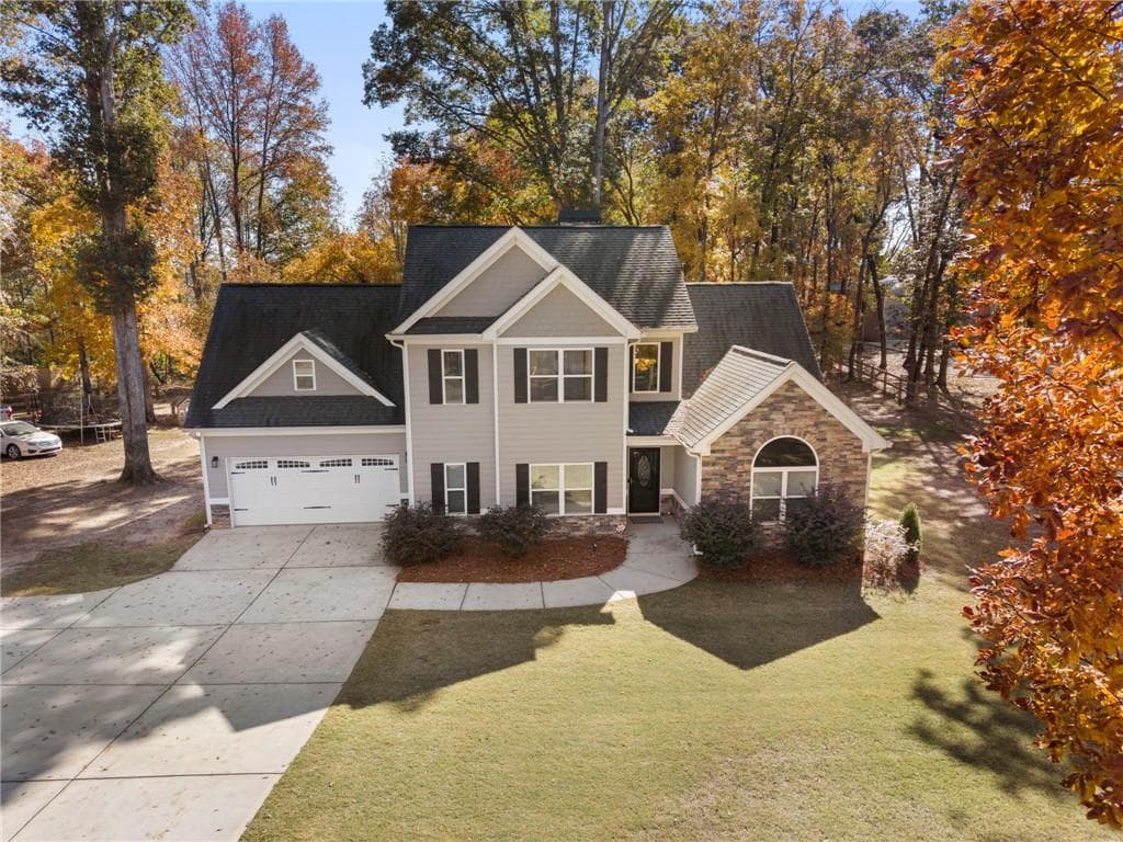4 bedroom, 3 bathroom, 2,223 sq ft single family residence sold at 732 E Jefferson Street, Hoschton, GA 30548