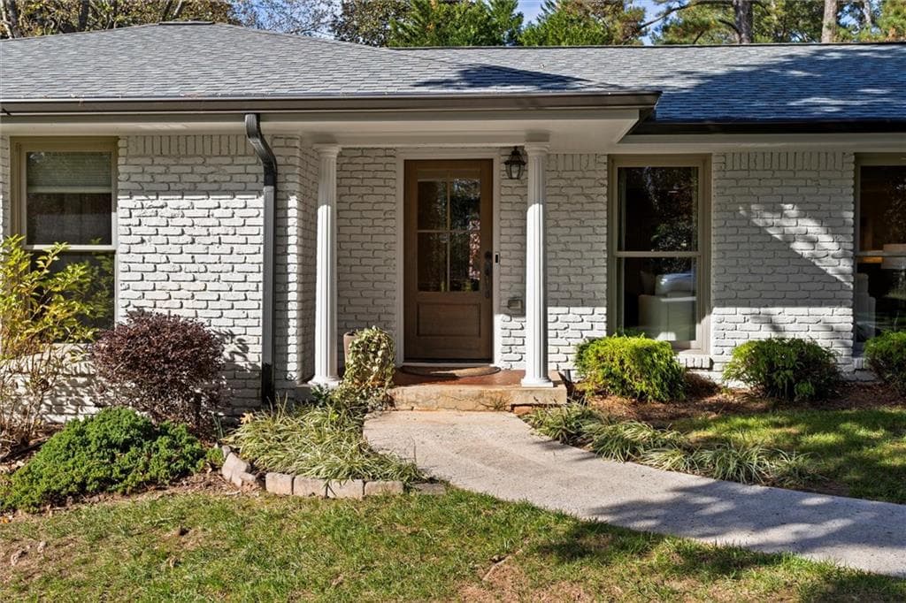 560 Windsor Parkway, Atlanta, GA 30342 — most recent listing photo