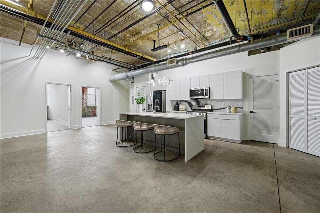 2 bedroom, 1 bathroom, 1,355 sq ft condominium for sale at 505 Whitehall Street 101, Atlanta, GA 30303 — photo 3