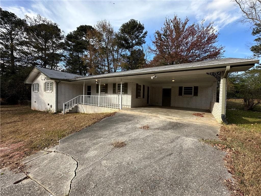 3 bedroom, 2 bathroom, 1,618 sq ft single family residence for sale at 423 Center Circle, Conyers, GA 30094 — photo 2