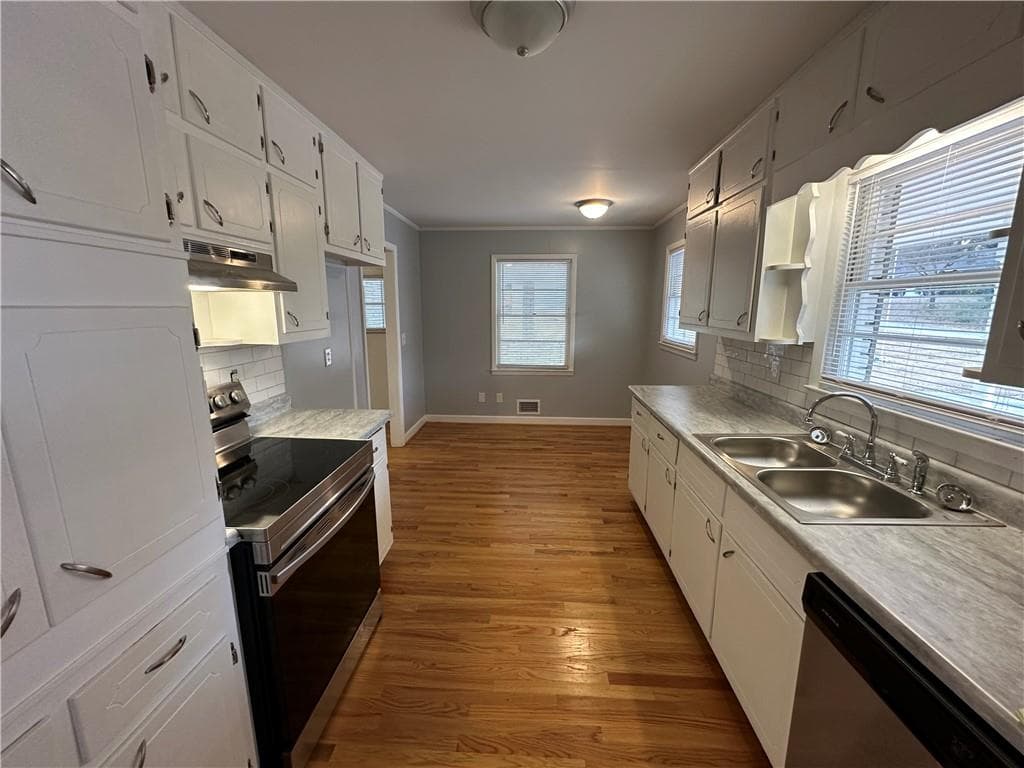 3 bedroom, 2 bathroom, 1,618 sq ft single family residence for sale at 423 Center Circle, Conyers, GA 30094 — photo 7