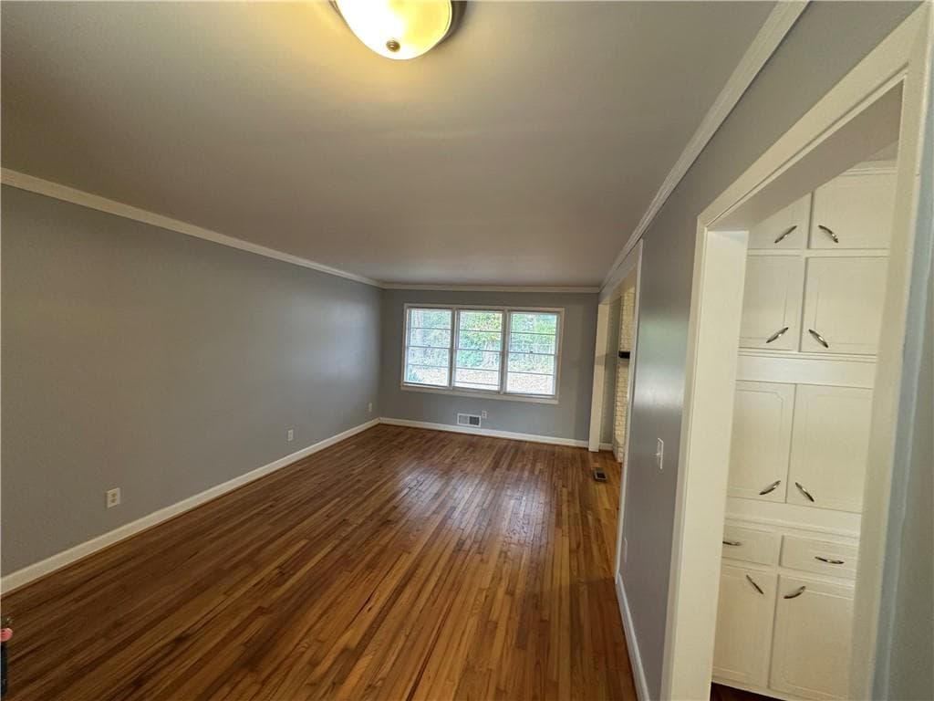 3 bedroom, 2 bathroom, 1,618 sq ft single family residence for sale at 423 Center Circle, Conyers, GA 30094 — photo 4