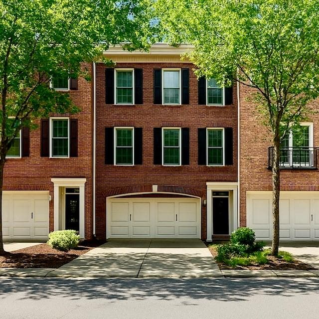 4405 VILLAGE GREEN Drive, Roswell, GA 30075 — most recent listing photo
