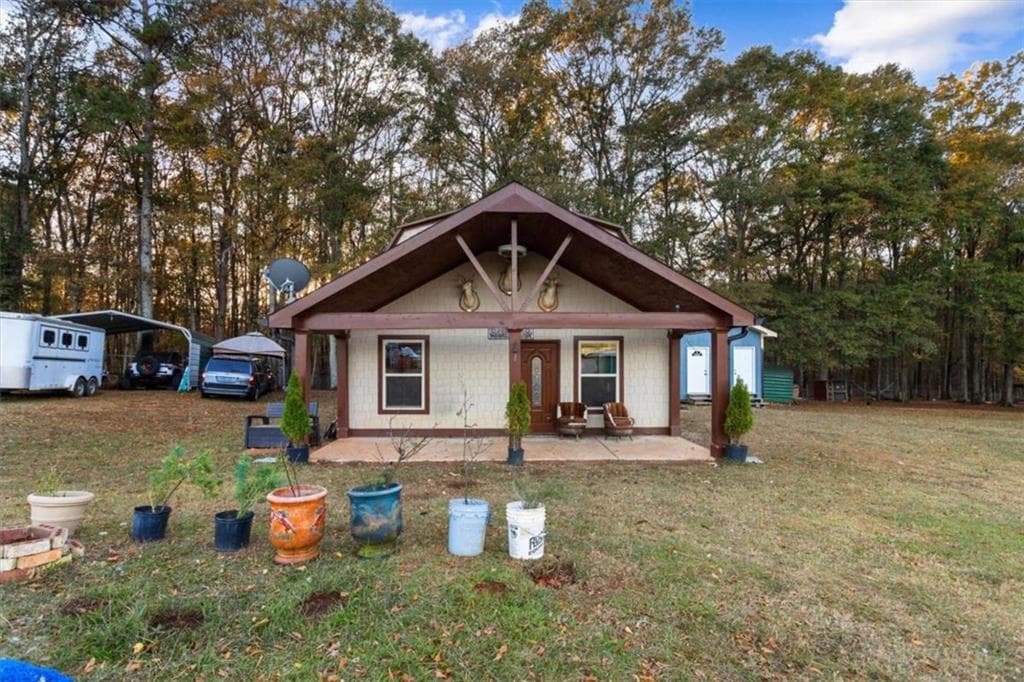2 bedroom, 2 bathroom, 1,300 sq ft single family residence for sale at 1740 Gratis Road, Monroe, GA 30656