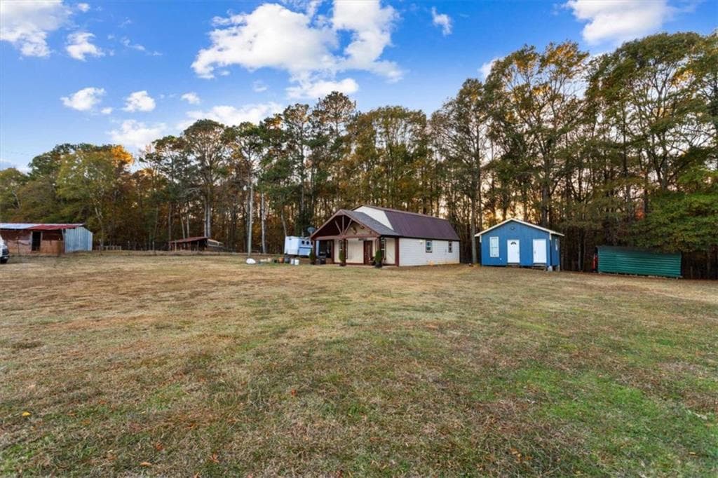 2 bedroom, 2 bathroom, 1,300 sq ft single family residence for sale at 1740 Gratis Road, Monroe, GA 30656 — photo 3