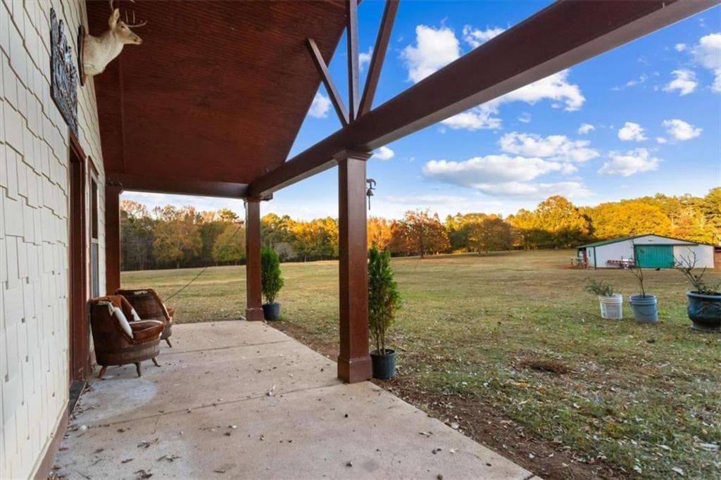 2 bedroom, 2 bathroom, 1,300 sq ft single family residence for sale at 1740 Gratis Road, Monroe, GA 30656 — photo 5