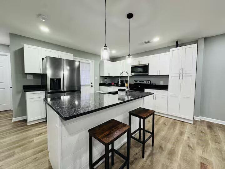 3 bedroom, 2 bathroom single family residence for rent at 500 Denham Street, Riverdale, GA 30274 for $2,400 a month — photo 5