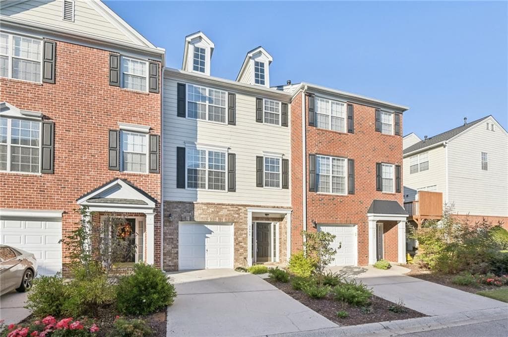 3 bedroom, 3 bathroom, 1,890 sq ft townhouse sold at 3555 Chattahoochee Summit Lane 23, Atlanta, GA 30339