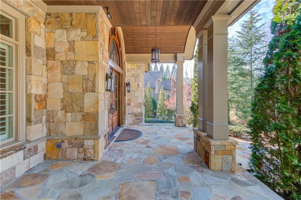 6 bedroom, 9 bathroom, 12,274 sq ft single family residence under contract at 922 Little Darby Lane, Suwanee, GA 30024 — photo 4
