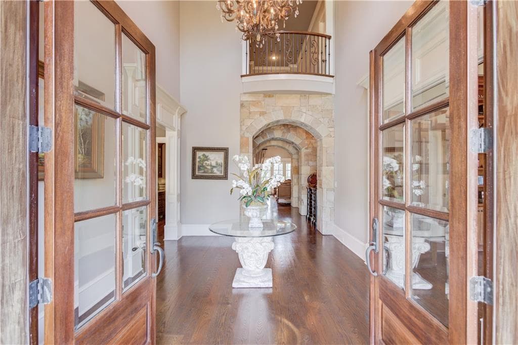 6 bedroom, 9 bathroom, 12,274 sq ft single family residence under contract at 922 Little Darby Lane, Suwanee, GA 30024 — photo 6