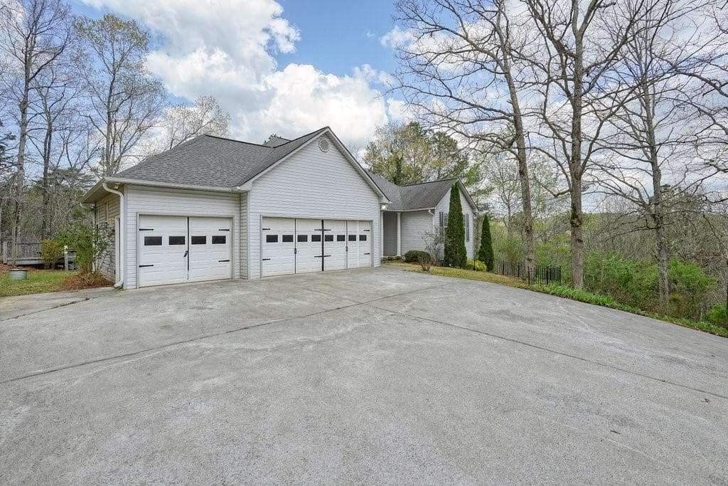 5 bedroom, 5 bathroom, 4,414 sq ft single family residence for sale at 865 Old Mill Lane, Waleska, GA 30183 — photo 5