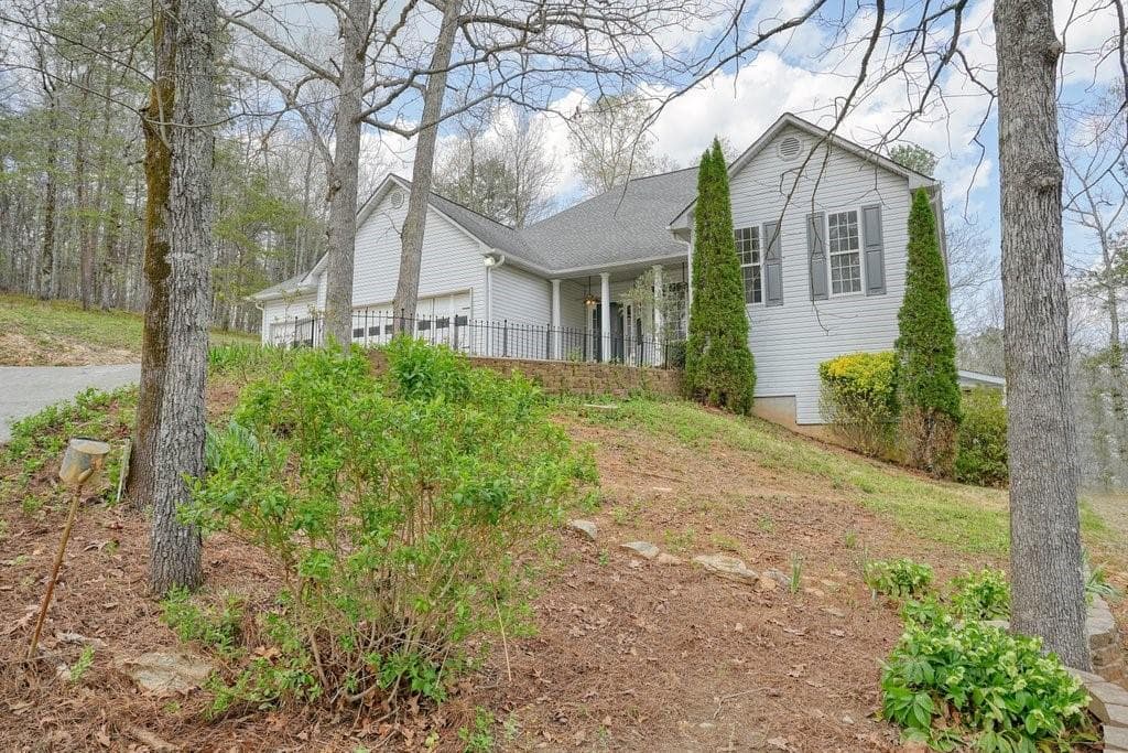 5 bedroom, 5 bathroom, 4,414 sq ft single family residence for sale at 865 Old Mill Lane, Waleska, GA 30183 — photo 7