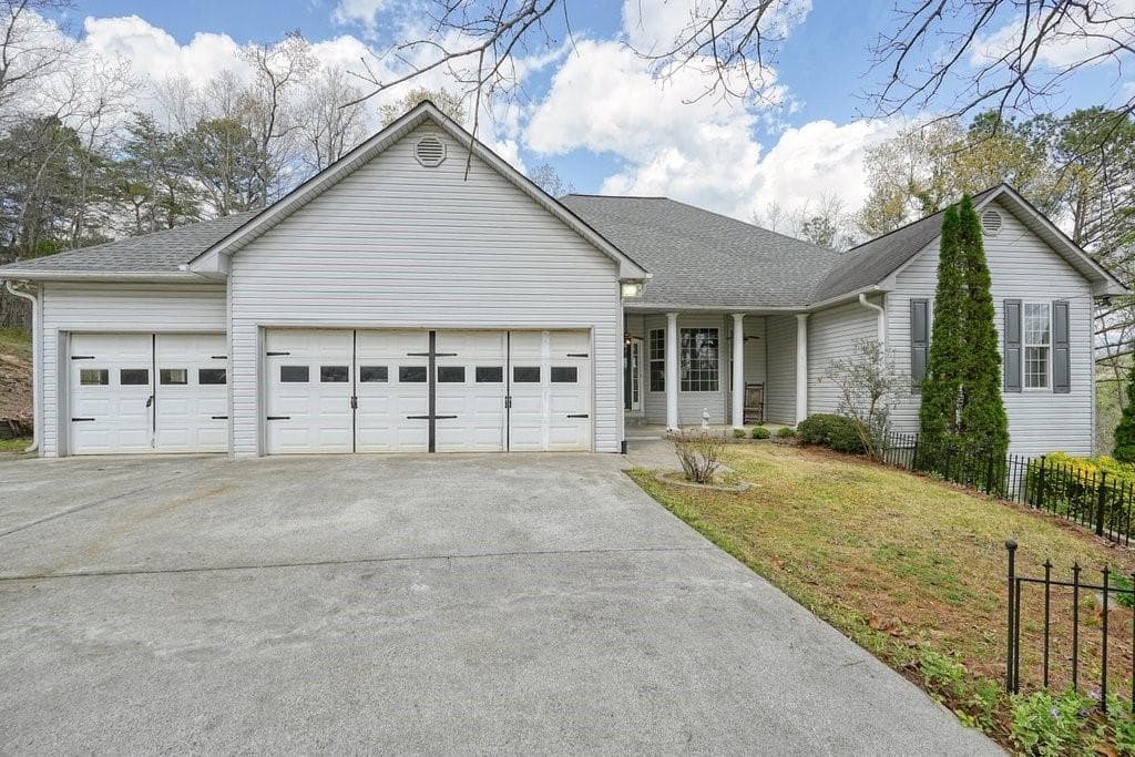 5 bedroom, 5 bathroom, 4,414 sq ft single family residence for sale at 865 Old Mill Lane, Waleska, GA 30183 — photo 9