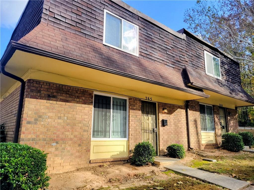 2 bedroom, 2 bathroom, 1,008 sq ft condominium for sale at 265 Peyton Place, Atlanta, GA 30311