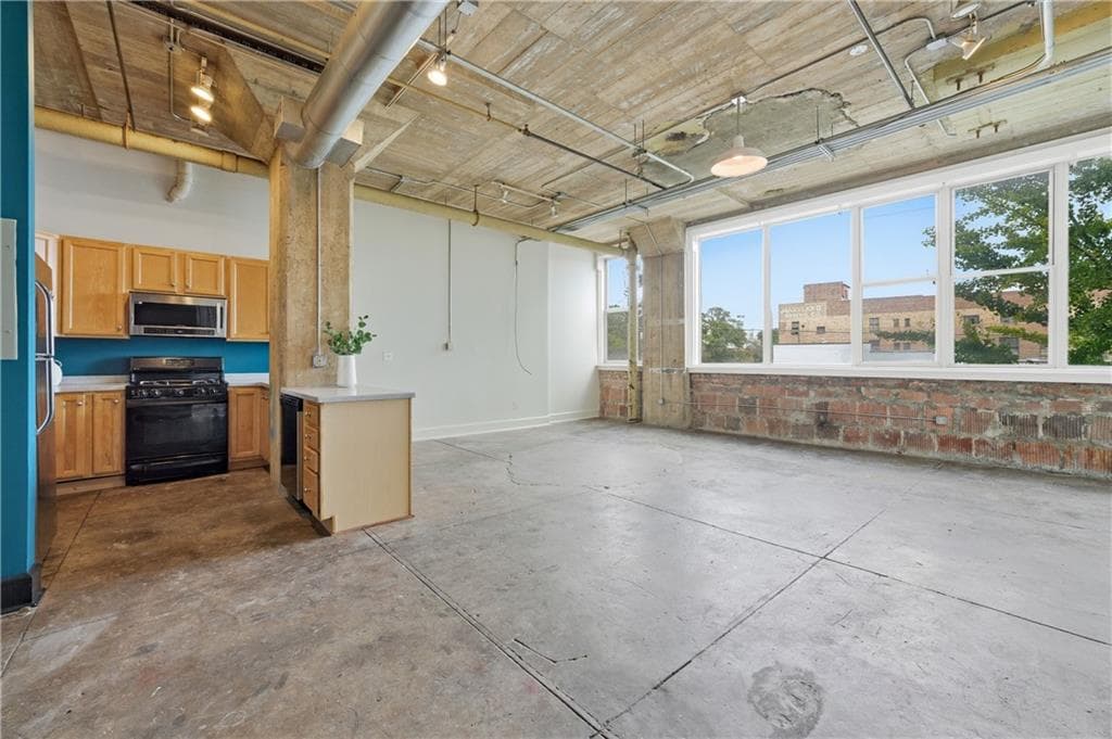 1 bedroom, 1 bathroom, 1,085 sq ft condominium for sale at 505 Whitehall Street 203, Atlanta, GA 30303 — photo 2