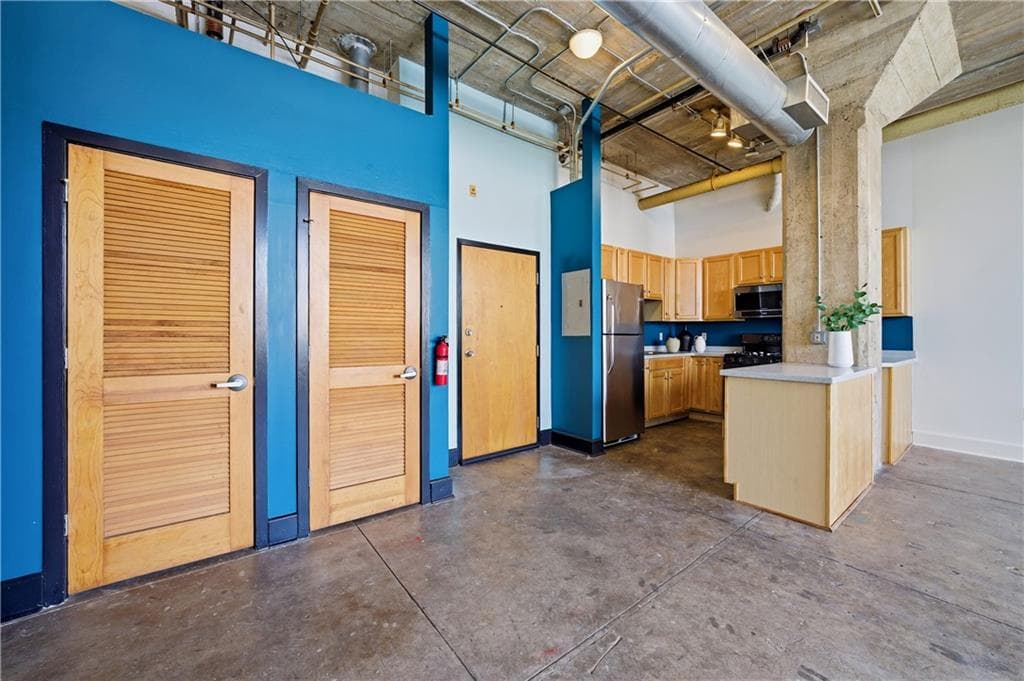 1 bedroom, 1 bathroom, 1,085 sq ft condominium for sale at 505 Whitehall Street 203, Atlanta, GA 30303 — photo 9