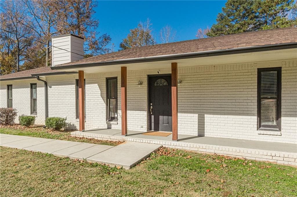 4 bedroom, 2 bathroom, 1,840 sq ft single family residence for sale at 9531 Winding Way Lane, Jonesboro, GA 30238 — photo 3