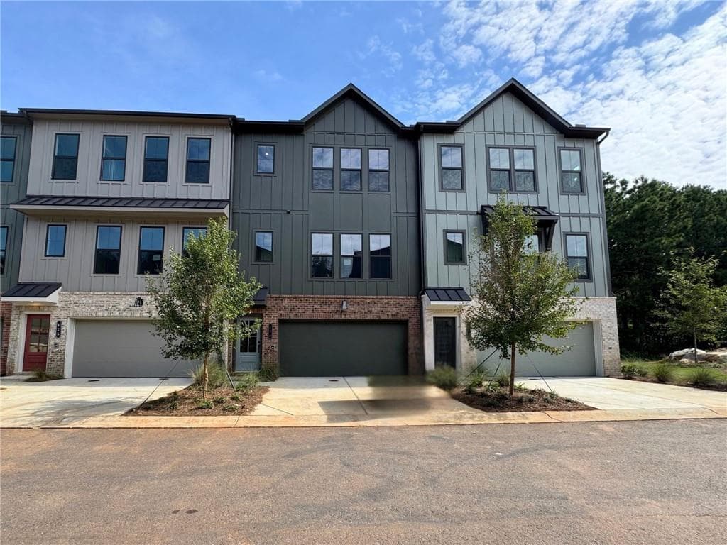 635 Firefly Circle 35, Alpharetta, GA 30009 — most recent listing photo