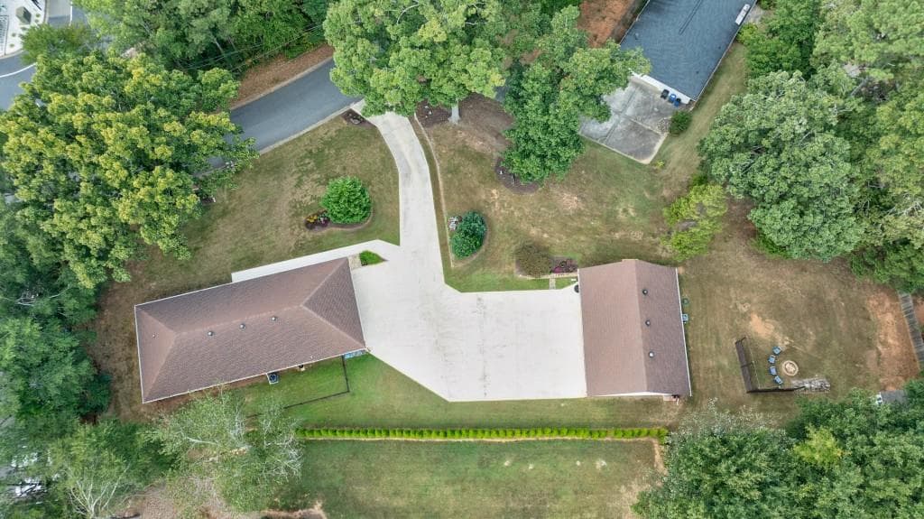 390 Alpine Drive, Roswell, GA 30075 — most recent listing photo