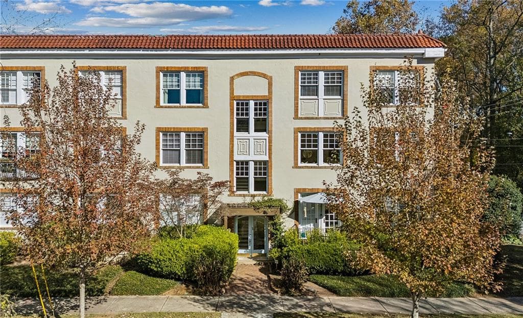 1 bedroom, 1 bathroom, 868 sq ft condominium sold at 3 Park Lane H, Atlanta, GA 30309