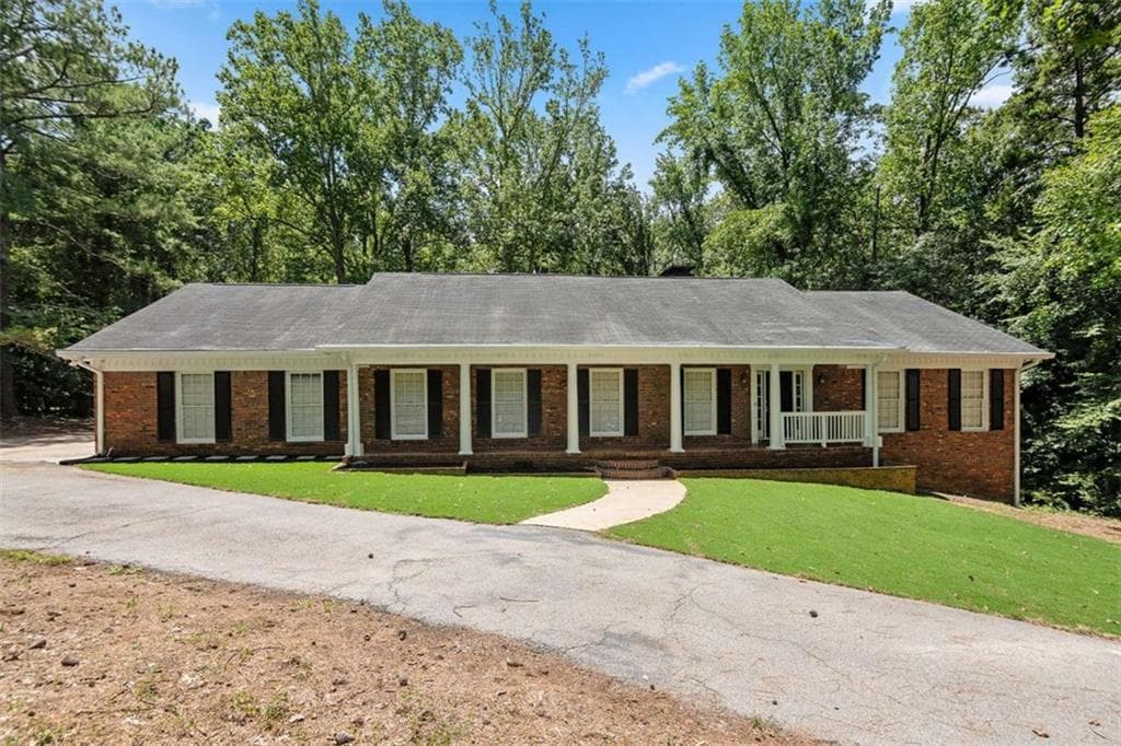 140 Old Fairburn Close, South Fulton, GA 30331 — most recent listing photo