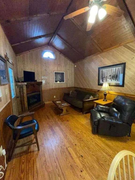 1 bedroom, 1 bathroom, 576 sq ft single family residence for sale at 496 Beaver Dam Road, Dahlonega, GA 30533 — photo 10