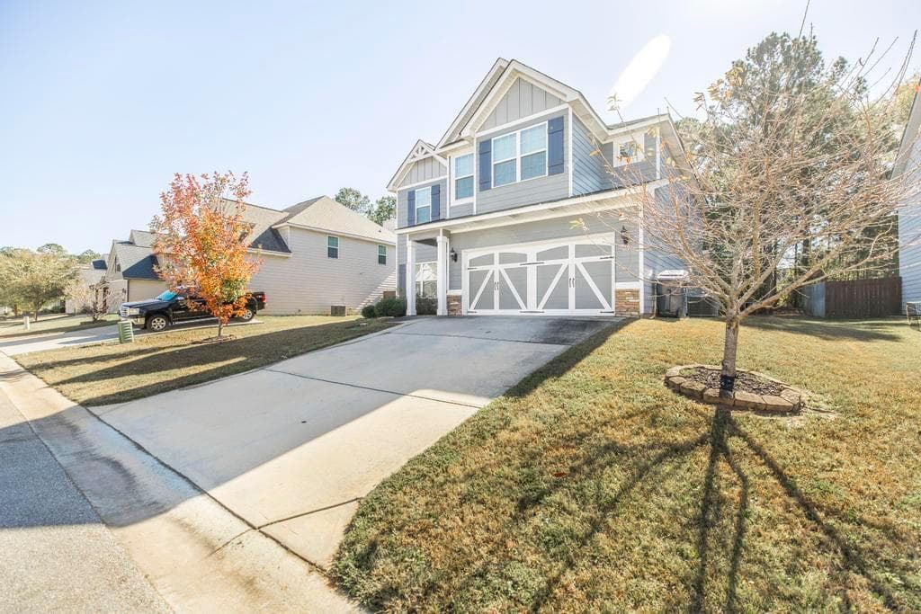 4 bedroom, 3 bathroom, 2,479 sq ft single family residence for sale at 215 Golden Rod Trail, Perry, GA 31069 — photo 2