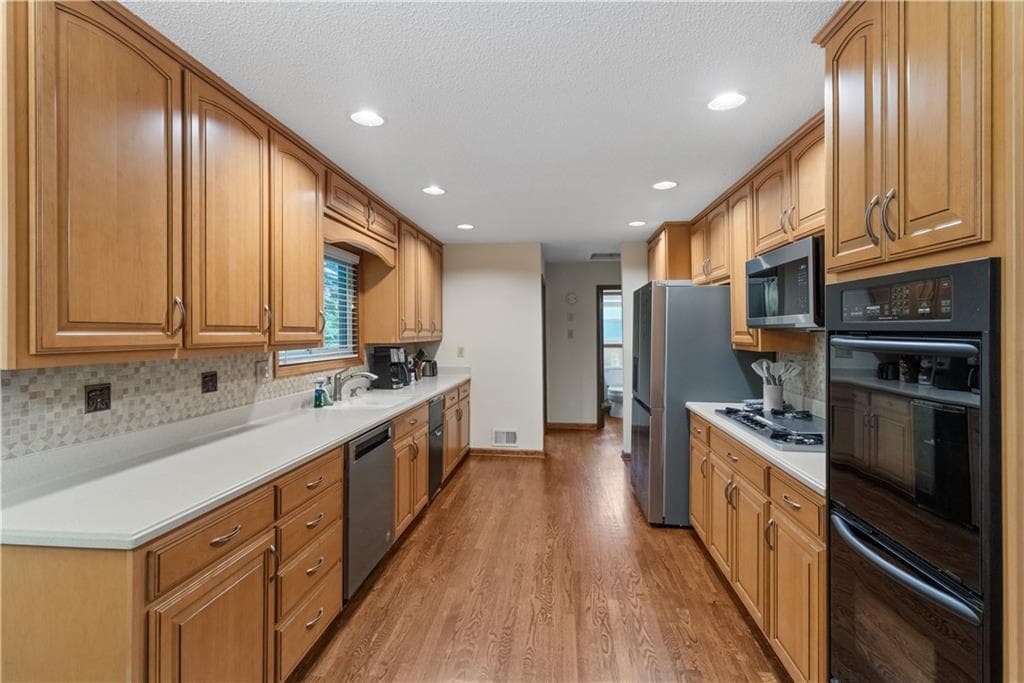 5 bedroom, 6 bathroom, 4,634 sq ft single family residence for sale at 3711 Frey Lake Road, Kennesaw, GA 30144 — photo 9