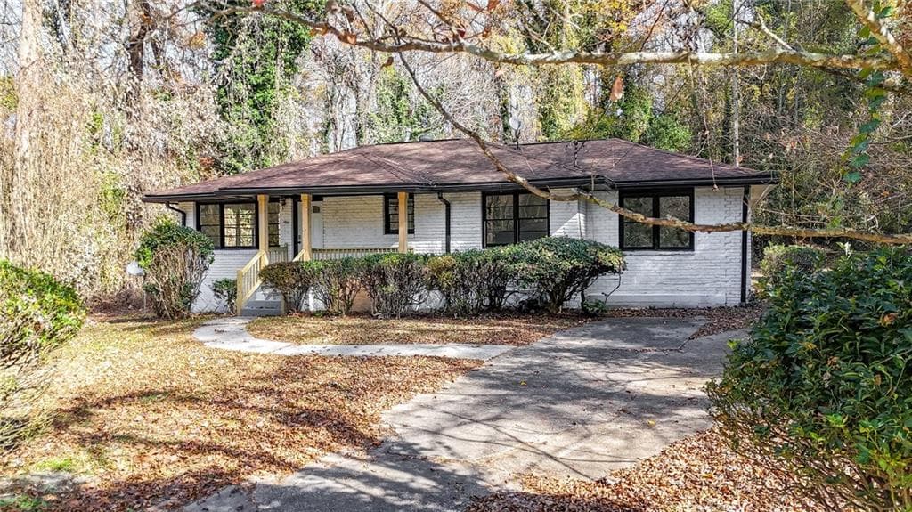 3 bedroom, 2 bathroom, 1,500 sq ft single family residence for sale at 1944 Wells Drive, Atlanta, GA 30311 — photo 3