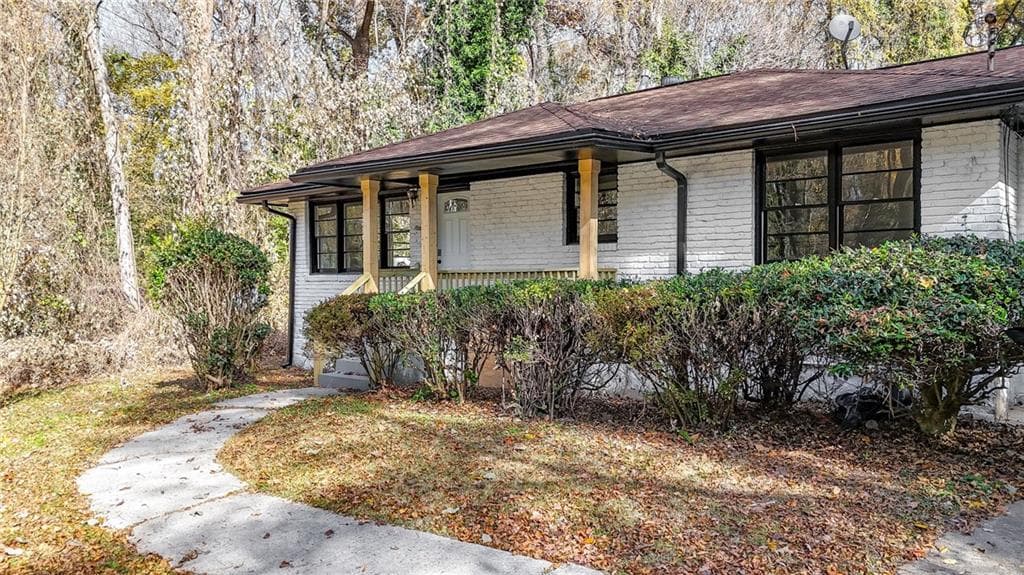 3 bedroom, 2 bathroom, 1,500 sq ft single family residence for sale at 1944 Wells Drive, Atlanta, GA 30311 — photo 5