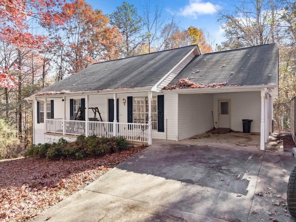 3 bedroom, 2 bathroom, 1,306 sq ft single family residence sold at 4996 Gillsville Highway, Gillsville, GA 30543
