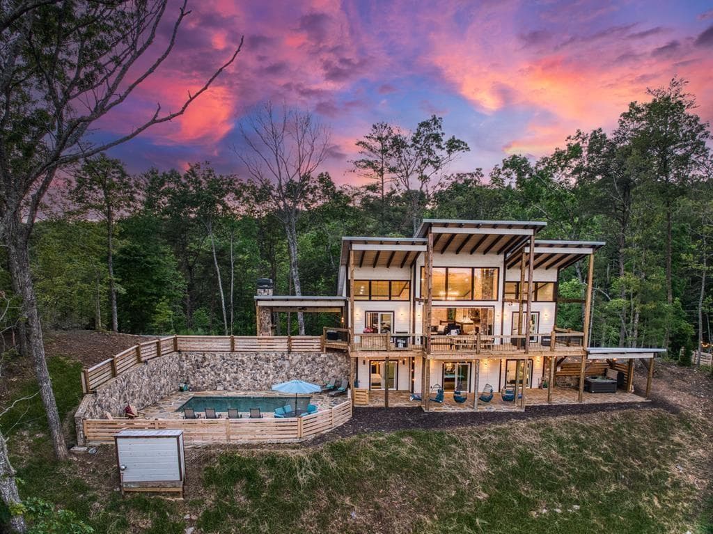 150 Oak Hill Drive, Mineral Bluff, GA 30559 — most recent listing photo