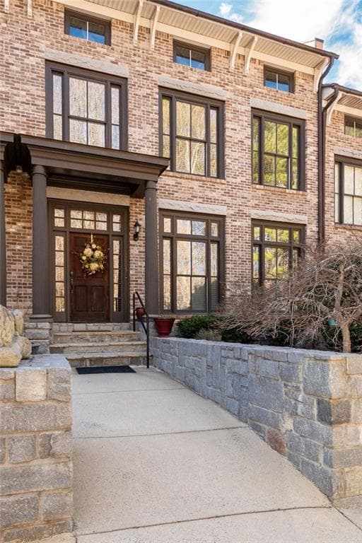 3 bedroom, 3 bathroom, 2,458 sq ft townhouse sold at 1605 Ridenour Parkway, Kennesaw, GA 30152