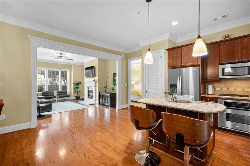 3 bedroom, 3 bathroom, 1,714 sq ft condominium for sale at 3635 E Paces Circle 1103, Atlanta, GA 30326 — photo 7